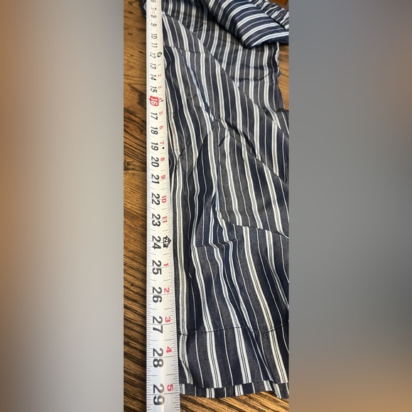 NWT Womans Motion Striped Wide Legged Pants in Pristine Condition!! - Picture 8 of 9